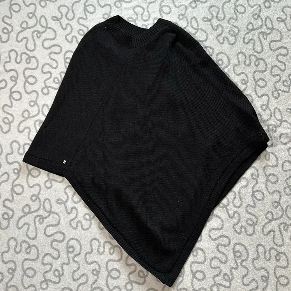 Lululemon On The Go Poncho